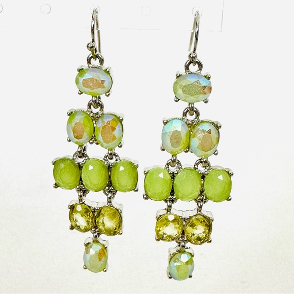 VINTAGE INSPIRED Lime green Silver Tone Sparkly Lightweight Chandelier Earrings - Picture 1 of 6